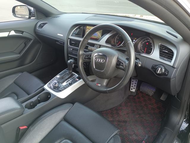 Ａ５ ２．０ＴＦＳＩクワトロ　４ＷＤ　黒レザーシート　パワーシート　バックカメラ　ナビ　バックカメラ　１８インチＡＷ　ＨＩＤ　ＥＴＣ　Ｂｌｕｅｔｏｏｔｈ（20枚目）
