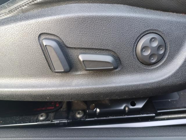 Ａ５ ２．０ＴＦＳＩクワトロ　４ＷＤ　黒レザーシート　パワーシート　バックカメラ　ナビ　バックカメラ　１８インチＡＷ　ＨＩＤ　ＥＴＣ　Ｂｌｕｅｔｏｏｔｈ（39枚目）