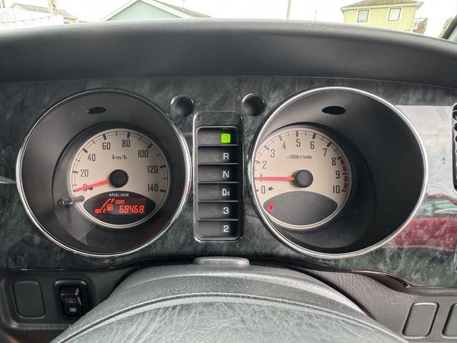 ミラジーノ ミニライトスペシャル　ＡＩにも選ばれた専門店　走行６８４７０ｋｍ　ユーザー様より直接買取　ブラックウッドインテリア　ブラックプロテインレザーシート　ユピテルドライブレコーダー　ＥＴＣ　ミニライト１４インチＡＷ　最終型専用色（6枚目）