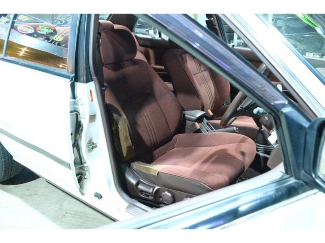 ブルーバード １８００ＦＥサルーンＳＶ　新車ワンオーナー　車検抹消歴無　２桁ナンバー　ディーラー車検車　純正５ＭＴ　記録簿２０枚Ｏｖｅｒ　ＳＲ１８エンジン　茶色内装　純正ホイールキャップ　ドライブシャフト　ゴム，ホース　交換済み（46枚目）