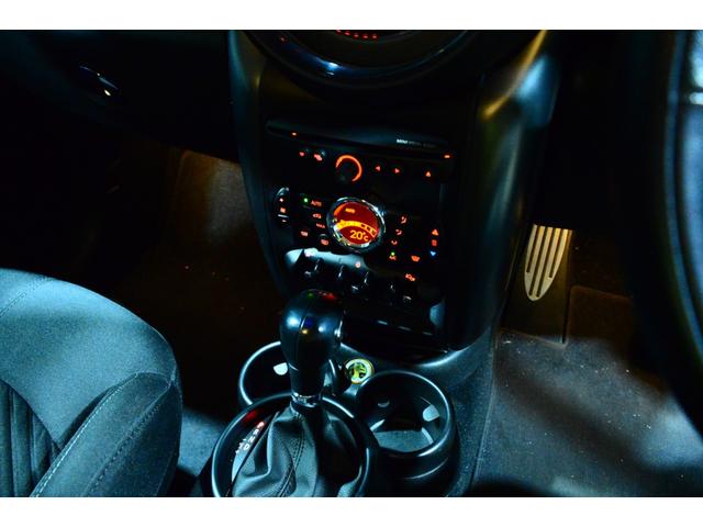 MINI クーパーS クロスオーバー オール4 オール4 4WD カスタムセンターメーター ブラックアウト(47枚目)