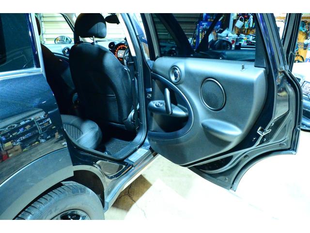 MINI クーパーS クロスオーバー オール4 オール4 4WD カスタムセンターメーター ブラックアウト(57枚目)