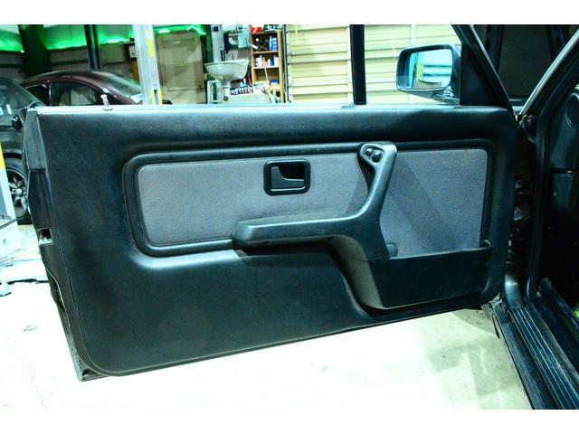 3シリーズ 320iカブリオーレ 6気筒2.5エンジン載せ替え公認 6連スロットル 5MT ワイドボディ Work-CR01R特別オーダーカラー 左ハンドル(49枚目)