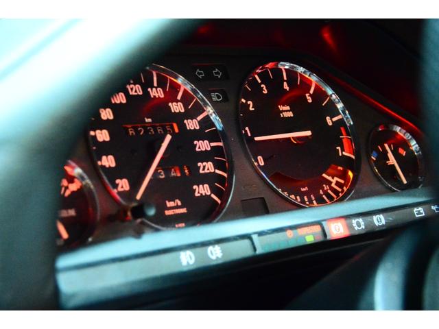 3シリーズ 320iカブリオーレ 6気筒2.5エンジン載せ替え公認 6連スロットル 5MT ワイドボディ Work-CR01R特別オーダーカラー 左ハンドル(53枚目)