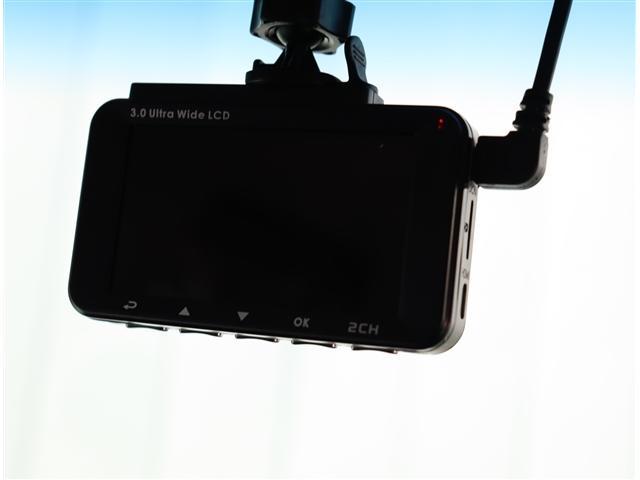 ハイゼットカーゴ クルーズターボＳＡＩＩＩ　レーダーブレーキサポート　メモリーナビ　バックカメラ　電動格納ドアミラー　全席パワーウィンドゥ　サイドバイザー　キーレス　オーバーヘッドコンソール　オートハイビーム　アイドリングストップ　車線逸脱（14枚目）