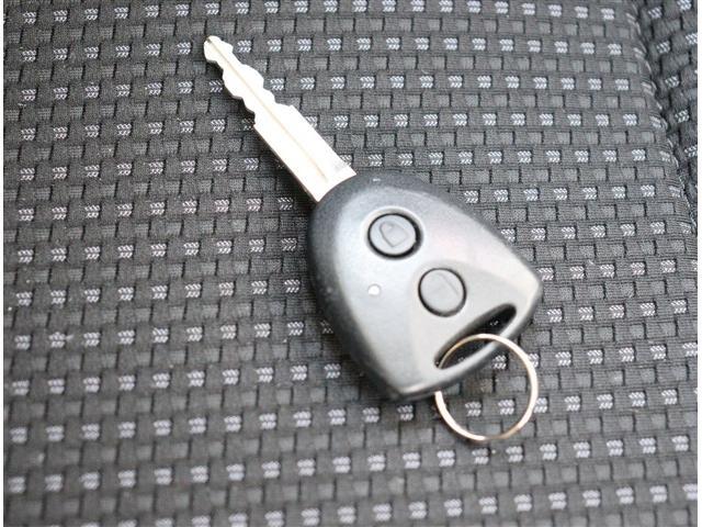 ハイゼットカーゴ クルーズターボＳＡＩＩＩ　レーダーブレーキサポート　メモリーナビ　バックカメラ　電動格納ドアミラー　全席パワーウィンドゥ　サイドバイザー　キーレス　オーバーヘッドコンソール　オートハイビーム　アイドリングストップ　車線逸脱（19枚目）