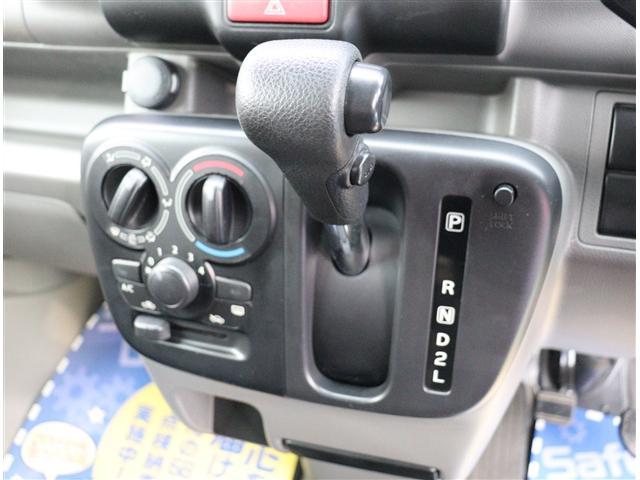 エブリイ ＰＣリミテッド　ルーフキャリア　メモリーナビ＆ＴＶ　ＥＴＣ　キーレス　電動格納ドアミラー　前席パワーウィンドウ　オーバーヘッドコンソール　サイドバイザー　ゴムマット　盗難防止　ライトレベライザー　両側スライドドア（16枚目）