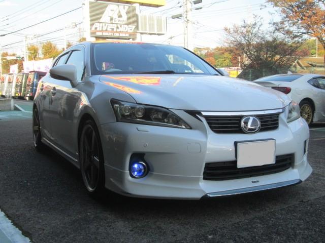 ＣＴ ＣＴ２００ｈ　バージョンＬ　モデリスタエアロ　黒革シート　シートヒータ　純正ナビＴＶバックカメラ　ＥＴＣ　１９インチアルミ　スマートキープッシュスタート　ＨＩＤオートライト　ローダウン　オートエアコン　盗難防止　横滑り防止（12枚目）