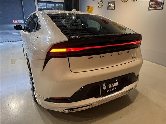 プリウス Ｚ　リアカメラ　プリクラッシュ　試乗車　ＰＷシート　エアロ　ＡＣ１００Ｖ電源　ＬＥＤランプ　オートクルーズ　アルミホイール　ドライブレコーダ　ＡＣ　運転席エアバッグ　横滑り防止装置　ＥＴＣ付　ＴＶ　ＡＢＳ（6枚目）