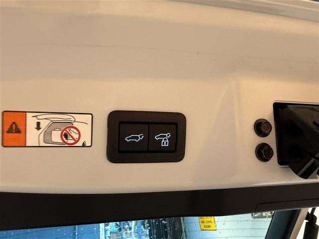プリウス Ｚ　リアカメラ　プリクラッシュ　試乗車　ＰＷシート　エアロ　ＡＣ１００Ｖ電源　ＬＥＤランプ　オートクルーズ　アルミホイール　ドライブレコーダ　ＡＣ　運転席エアバッグ　横滑り防止装置　ＥＴＣ付　ＴＶ　ＡＢＳ（8枚目）