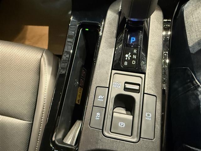 プリウス Ｚ　リアカメラ　プリクラッシュ　試乗車　ＰＷシート　エアロ　ＡＣ１００Ｖ電源　ＬＥＤランプ　オートクルーズ　アルミホイール　ドライブレコーダ　ＡＣ　運転席エアバッグ　横滑り防止装置　ＥＴＣ付　ＴＶ　ＡＢＳ（19枚目）
