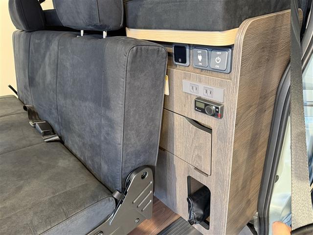 ハイエースバン ロングスーパーＧＬ　ダブルエアコン　助手席エアバッグ　ＬＥＤヘッド　運転席エアバッグ　イモビライザー　オートエアコン　フルセグテレビ　フルタイム４ＷＤ　メモリナビ　パワーステアリング　スマ－トキー　ワンオーナー車　ＡＢＳ（20枚目）