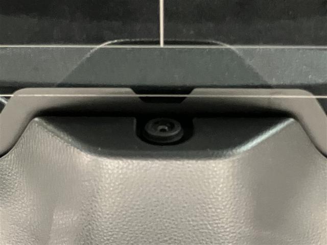 ハリアー Ｚ　バックモニター　地デジＴＶ　衝突軽減システム　記録簿　ドラレコ　横滑防止装置　盗難防止装置　クルコン　ＬＥＤライト　電動シート　ＥＴＣ　オートエアコン　メモリナビ　ミュージックプレイヤー接続可　ＡＷＤ（12枚目）