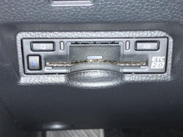 ヴォクシー Ｓ－Ｇ　点検記録簿付　Ｒカメラ　ミュージックプレイヤー接続可　メモリーナビ　アルミホイル　ＬＥＤヘッドランプ　横滑り防止装置　スマートキ　キーレスエントリー　３列シート　ナビ＆ＴＶ　フルセグテレビ　ＥＴＣ（9枚目）