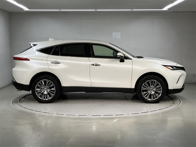 ハリアーハイブリッド Ｚ　ＡＣ１００Ｖ電源　地上デジタル　衝突被害軽減　サイドエアバッグ　ＬＥＤランプ　Ｂモニタ　クルコン　ナビＴＶ　横滑り防止装置　スマートキー　盗難防止システム　ＡＢＳ　アルミ　ＥＴＣ付　エアバッグ　ＡＡＣ（3枚目）