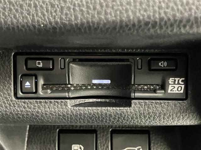 クラウンスポーツ Z AWD フルセグテレビ 1オーナー ETC車載器 ハーフレザー TVナビ クルコン 横滑り防止装置 エアバッグ AC100V ミュージックプレイヤー接続可 メモリナビ ドラレコ キーレス 盗難防止装置(9枚目)