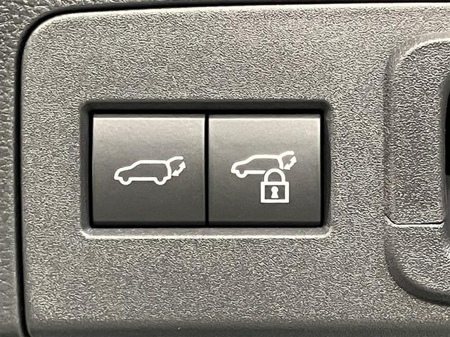 クラウンスポーツ Z AWD フルセグテレビ 1オーナー ETC車載器 ハーフレザー TVナビ クルコン 横滑り防止装置 エアバッグ AC100V ミュージックプレイヤー接続可 メモリナビ ドラレコ キーレス 盗難防止装置(23枚目)