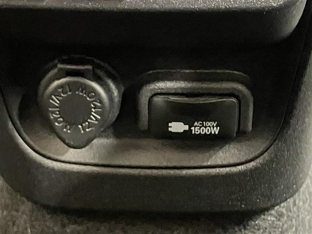 シエンタ ハイブリッドＺ　ＴＳＳ　ワンオーナ　エアバック　キーレスエントリー　イモビライザー　整備記録簿　バックモニター　ＬＥＤヘッドライト　ＥＴＣ車載器　横滑り防止　スマートキー　オートエアコン　サイドエアバッグ　ＷＳＲＳ（13枚目）