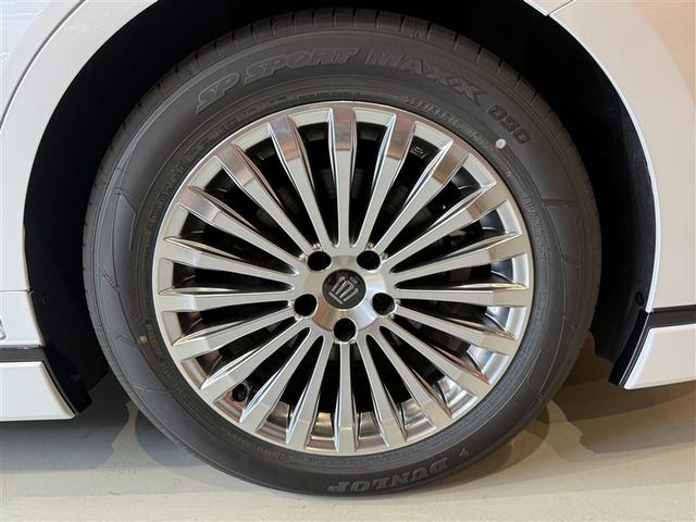 クラウン Ｚ　レザーシート　ＬＥＤヘッドライト　地デジＴＶ　ＡＢＳ　ＡＣ１００Ｖ　パワーシート　バックモニター　スマートキー　ＥＴＣ　ドライブレコーダー　アルミホイール　エアコン　盗難防止装置　メモリーナビ（4枚目）