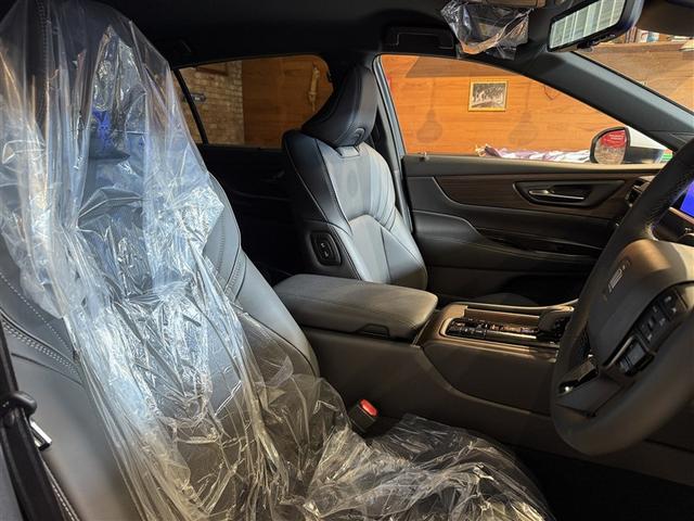 クラウン Ｚ　レザーシート　ＬＥＤヘッドライト　地デジＴＶ　ＡＢＳ　ＡＣ１００Ｖ　パワーシート　バックモニター　スマートキー　ＥＴＣ　ドライブレコーダー　アルミホイール　エアコン　盗難防止装置　メモリーナビ（22枚目）