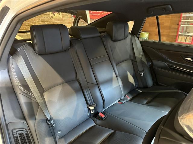 クラウン Ｚ　レザーシート　ＬＥＤヘッドライト　地デジＴＶ　ＡＢＳ　ＡＣ１００Ｖ　パワーシート　バックモニター　スマートキー　ＥＴＣ　ドライブレコーダー　アルミホイール　エアコン　盗難防止装置　メモリーナビ（23枚目）