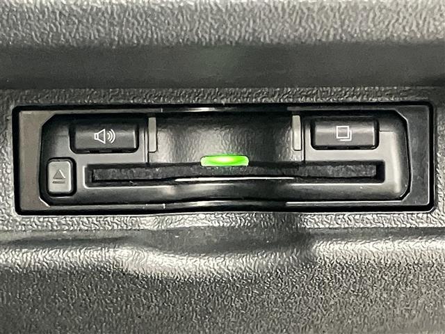 ハイエースバン スーパーGL ダークプライムII LEDヘットライト メモリーナビゲーション ミュージックプレイヤー接続可 地デジ スマキー ABS 盗難警報装置 運転席エアバッグ オートエアコン パワーウインドウ 記録簿 ESC ドラレコ ETC(9枚目)