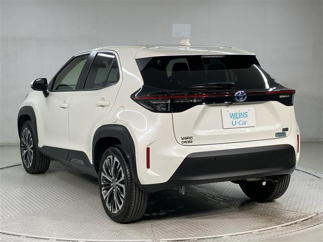 ヤリスクロス ハイブリッドＺ　ドライブレコーダ　インテリジェントキー　アルミホイル　ＬＥＤライト　リアカメラ　クルーズコントロール　整備記録簿　横滑り防止システム　ナビＴＶ　メモリーナビゲーション　電動シ－ト　パワステ　キーフリー（4枚目）