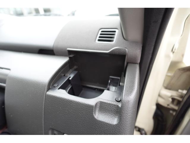 エクストレイル Ｓ　純正５速ＮＴ社外１６インチアルミ純正カラー電動格納ドアミラープライバシーガラスパナソニック製ナビＥＴＣマニュアルエアコンキーレス切替式４ＷＤレザーシート＆防水フロアー修復歴無し記録簿付き２オーナー車（48枚目）