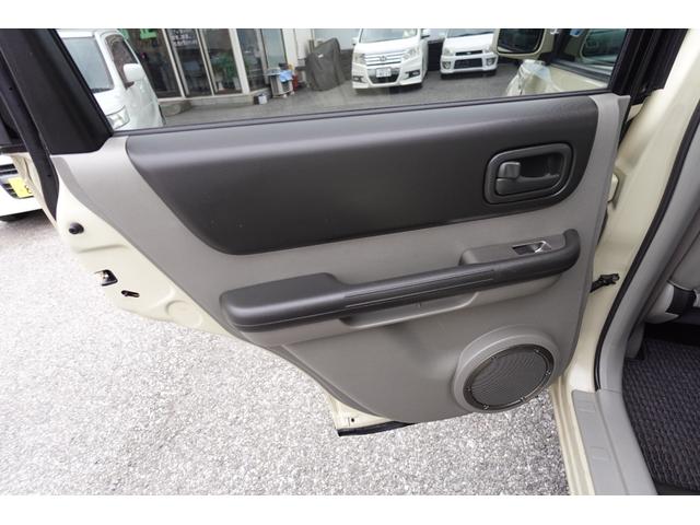 エクストレイル Ｓ　純正５速ＮＴ社外１６インチアルミ純正カラー電動格納ドアミラープライバシーガラスパナソニック製ナビＥＴＣマニュアルエアコンキーレス切替式４ＷＤレザーシート＆防水フロアー修復歴無し記録簿付き２オーナー車（70枚目）