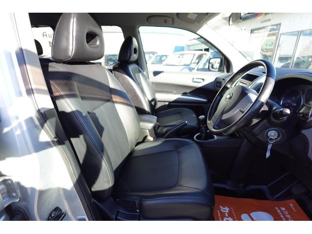 エクストレイル 20X 純正6速MT社外16インチAWレザーシート電動格納ドアミラープライバシーガラスレベライザー純正CDデッキオートエアコン両席AバックABS撥水フロアーリアワイパー修復歴無取説記録簿付走行56940キロ(5枚目)