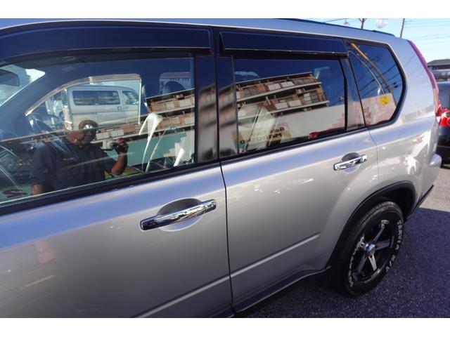 エクストレイル 20X 純正6速MT社外16インチAWレザーシート電動格納ドアミラープライバシーガラスレベライザー純正CDデッキオートエアコン両席AバックABS撥水フロアーリアワイパー修復歴無取説記録簿付走行56940キロ(30枚目)