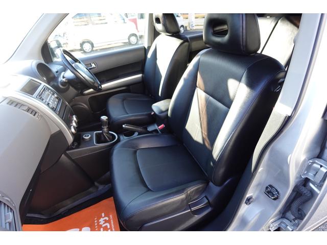 エクストレイル 20X 純正6速MT社外16インチAWレザーシート電動格納ドアミラープライバシーガラスレベライザー純正CDデッキオートエアコン両席AバックABS撥水フロアーリアワイパー修復歴無取説記録簿付走行56940キロ(76枚目)