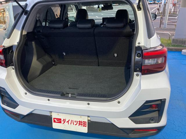 ロッキー プレミアムＧ　ＨＥＶ　カーペットマット・パノラマモニター・ドライブレコーダー前後・９インチプレミアムメモリーナビ・フロントサイドバイザー・シートヒーター・クルーズコントロール・ＥＴＣ車載器（13枚目）