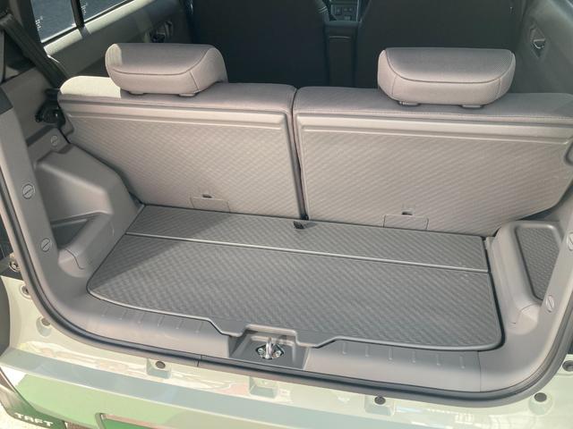 タフト Ｇターボ　ダーククロムベンチャー　特別仕様車　純正１０インチナビ　前後ドライブレコーダー　ＥＴＣ　パノラマモニター　衝突軽減ブレーキ　誤発進抑制装置　ルーフキャリア　前後マッドフラップ　コーナーセンサー　スマートキー　フードエンブレム（5枚目）