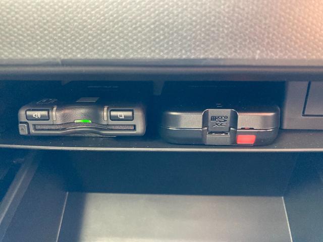 タフト Ｇターボ　ダーククロムベンチャー　特別仕様車　純正１０インチナビ　前後ドライブレコーダー　ＥＴＣ　パノラマモニター　衝突軽減ブレーキ　誤発進抑制装置　ルーフキャリア　前後マッドフラップ　コーナーセンサー　スマートキー　フードエンブレム（23枚目）