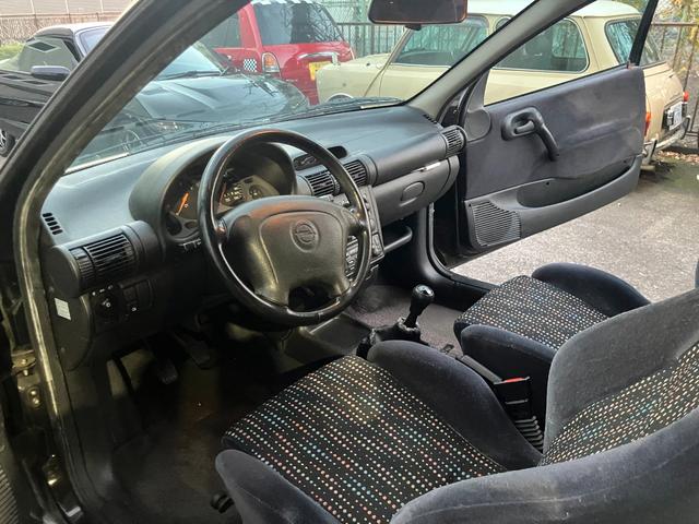 ヴィータ スポーツ　１６Ｖ　スポーツ　１６Ｖ（５名）　２オーナー　タイミングベルト・ウォータポンプ４６３２０ｋｍ交換済み　記録簿　取説あり　５ＭＴ　左ハンドル（17枚目）