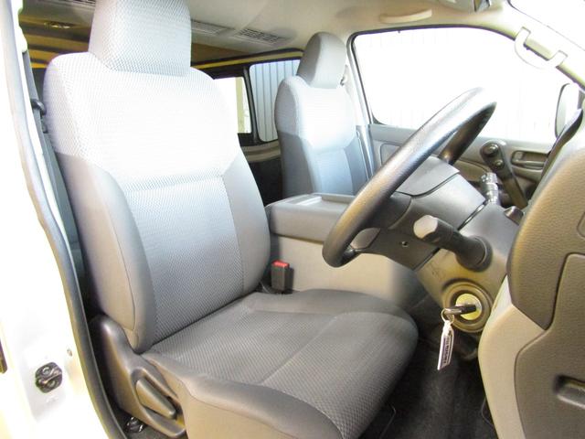 ＮＶ３５０キャラバンワゴン ＤＸ　メモリーナビ　バックカメラ　ワンオーナー（13枚目）