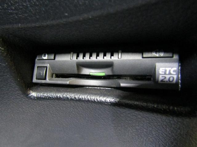 TOYOTA SIENTA HYBRID G CUERO