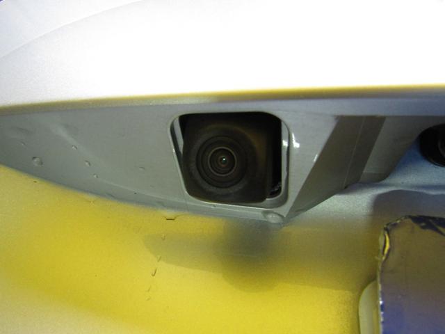 TOYOTA SIENTA HYBRID G CUERO