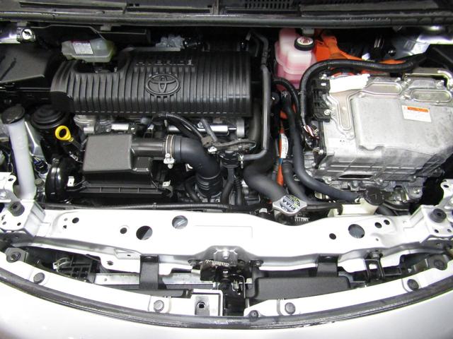 TOYOTA SIENTA HYBRID G CUERO