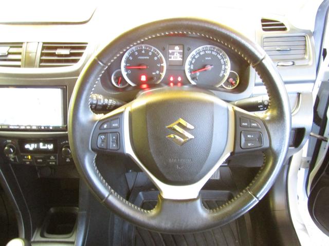 スイフト RS 5速マニュアル メモリーナビ バックカメラ(13枚目)