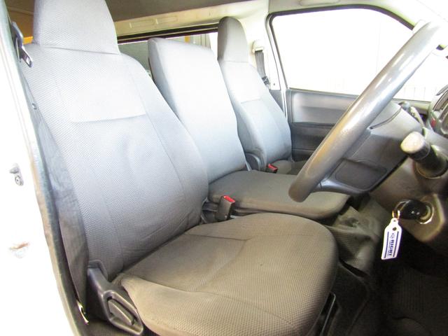 レジアスエースバン ロングDX Tベルト交換済 ディーゼルターボ(12枚目)