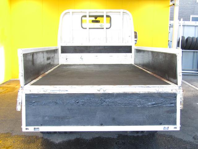 トヨエース ハイブリッド　平ボディ　高床　ディーゼルターボ　最大積載２０００キロ（16枚目）