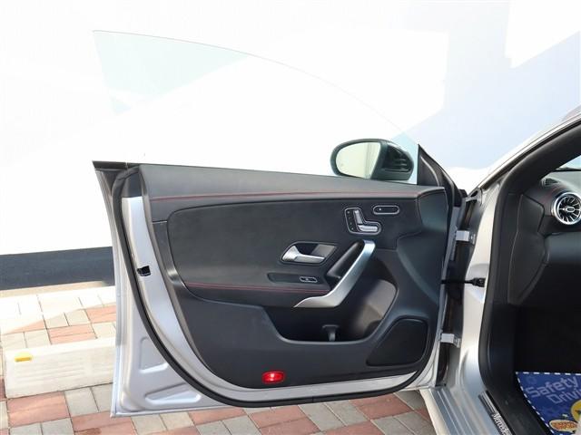 CLAクラス CLA200d AMGライン サンルーフ 純正ナビ フルセグ 全方位モニター スマートキー 2.0ETC ブレーキアシスト レーダークルーズ メモリーシート BSM 前後ドライブレコーダー LEDヘッドライト 純正18インチアルミ(40枚目)