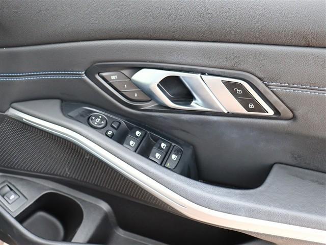 ３シリーズ ３２０ｉ　Ｍスポーツ　ワンオーナー車　純正ナビ　全方位カメラ　スマートキー　アクティブクルーズコントロール　Ｍスポーツエアロ　純正１８インチアルミ　ＬＥＤヘッドライト（39枚目）