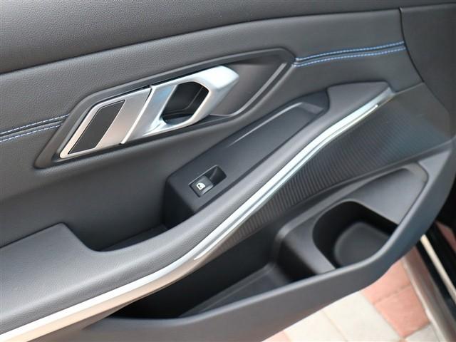 ３シリーズ ３２０ｉ　Ｍスポーツ　ワンオーナー車　純正ナビ　全方位カメラ　スマートキー　アクティブクルーズコントロール　Ｍスポーツエアロ　純正１８インチアルミ　ＬＥＤヘッドライト（44枚目）