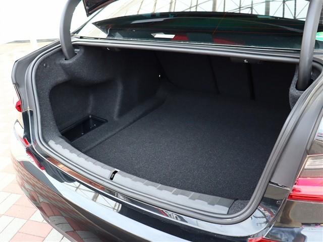 ３シリーズ ３２０ｉ　Ｍスポーツ　ワンオーナー車　純正ナビ　全方位カメラ　スマートキー　アクティブクルーズコントロール　Ｍスポーツエアロ　純正１８インチアルミ　ＬＥＤヘッドライト（56枚目）