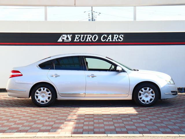 ティアナ ２５０ＸＥ　純正ナビ　バックカメラ　ＣＤ　コンビハンドル　ＥＴＣ　インテリジェントキー　プッシュスタート　サイドエアバック　ウインカーミラー（5枚目）