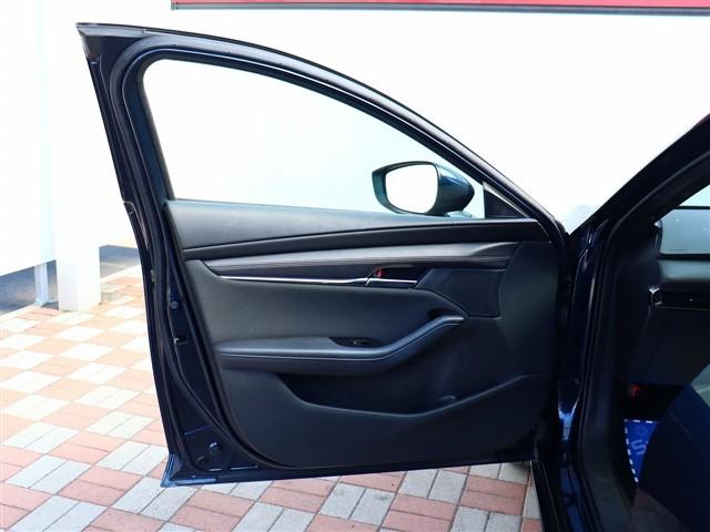 ＭＡＺＤＡ３ファストバック ２０Ｓプロアクティブ　ワンオーナー車　純正ナビ　バックカメラ　ＢＴ　ＨＤＭＩ　スマートキー　ＥＴＣ　アクティブドライビングディスプレイ　コーナーセンサー　ＬＥＤヘッドライト　純正１８インチアルミ　コーナーセンサー（39枚目）