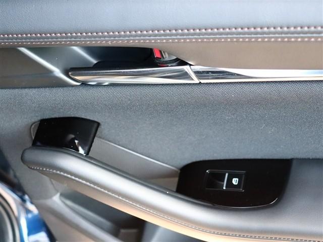 ＭＡＺＤＡ３ファストバック ２０Ｓプロアクティブ　ワンオーナー車　純正ナビ　バックカメラ　ＢＴ　ＨＤＭＩ　スマートキー　ＥＴＣ　アクティブドライビングディスプレイ　コーナーセンサー　ＬＥＤヘッドライト　純正１８インチアルミ　コーナーセンサー（42枚目）